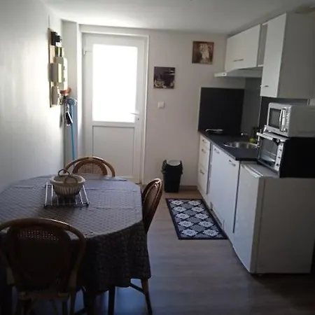 Maison Pour 2 A 4 Personnes Brassac-les-Mines Exterior foto