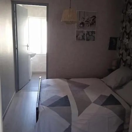 Maison Pour 2 A 4 Personnes Brassac-les-Mines Exterior foto